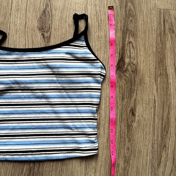 Shein Women's multi Blue striped halter crop top Size Medium - Picture 4 of 4
